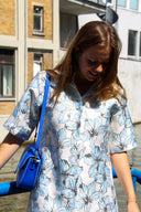 laurentine-jacquard-mini-jurk-lichtblauw-orla-antwerp-lookfoto-detail-1