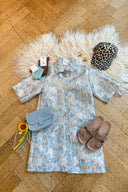 laurentine-jacquard-mini-jurk-lichtblauw-orla-antwerp-flatlay-vooraanzicht-1