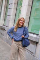loreen-suede-schoudertas-navy-sweet-like-you-lookfoto-zijaanzicht-1