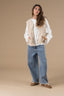 ludmila-mouwloos-teddy-vest-beige-adore-paris-model-vooraanzicht-1