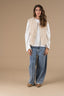 ludmila-mouwloos-teddy-vest-beige-adore-paris-model-vooraanzicht-3