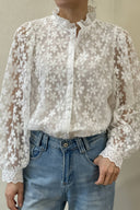 josette-broderie-blouse-cream-sweet-like-you-modelfoto-vooraanzicht-3