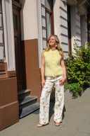 Adanna-bloemen-denim-jeans-broek-shortbread-Moves-modelfoto-vooraanzicht-2