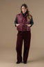 mini-mouwloos-puffer-jas-bordeaux-adore-paris-model-vooraanzicht-4