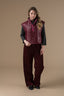 mini-mouwloos-puffer-jas-bordeaux-adore-paris-model-vooraanzicht-2