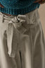 myriam-geklede-broek-dark-beige-adore-paris-model-detail-1