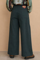 myriam-geklede-groene-wijde-broek-adoré-paris-productfoto-achteraanzicht