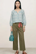 soline-bandplooi-pantalon-broek-olive-adore-paris-productfoto-vooraanzicht-1