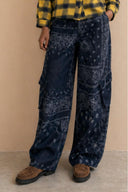 timeo-bandana-cargo-denim-jeans-broek-navy-adoré-paris-modelfoto-vooraanzicht