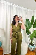 taylor-jumpsuit-khaki-suncoo-paris-model-vooraanzicht-3