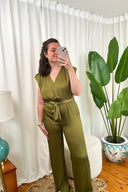 taylor-jumpsuit-khaki-suncoo-paris-model-vooraanzicht-4
