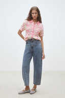 robyn-barrel-balloon-denim-jeans-blue-suncoo-paris-modelfoto-vooraanzicht-1