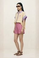 silwenn-gestreepte-hemd-blouse-light-yellow-adore-paris-modelfoto-vooraanzicht-3