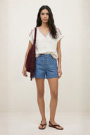 soryne-geklede-short-denim-adore-paris-modelfoto-vooraanzicht-1