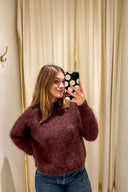 silke-mohair-trui-bordeaux-orla-antwerpen-model-vooraanzicht-1