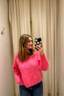 silke-mohair-trui-pink-orla-antwerpen-model-vooraanzicht-2