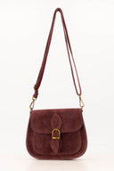 sweet-like-you-sola-suede-schoudertas-burgundy-vooraanzicht