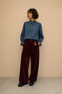 kimber-geruite-strass-hemd-blouse-blue-adoré-paris-modelfoto-vooraanzich2