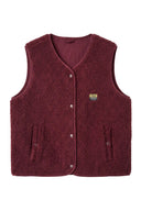 justina-korte-mouwloze-teddy-vest-gilet-bordeaux-productfoto-vooraanzicht-1