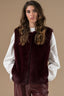 vassilissa-nepbonten-vest-mouwloos-bordeaux-adore-paris-modelfoto-vooraanzicht-2