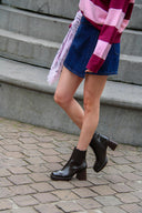 cecilia-lakleren-blokhak-laarzen-dark-brown-sweet-like-you-lookfoto-zijaanzicht-1