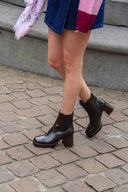 cecilia-lakleren-blokhak-laarzen-dark-brown-sweet-like-you-lookfoto-zijaanzicht-2