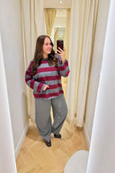 laurel-gestreepte-gebreide-oversized-trui-bordeaux-grijs-sweet-like-you-sienna-goodies-etalagefoto-vooraanzicht-4