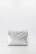 celine-metallic-chevron-schoudertas-silver-sauvage-sweet-like-you-productfoto-vooraanzicht-3