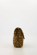 celine-luipaard-suede-chevron-schoudertas-leopard-sweet-like-you-productfoto-zijaanzicht-1
