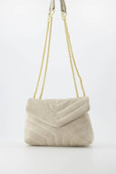 celine-suede-chevron-schoudertas-cream-sweet-like-you-productfoto-vooraanzicht-2