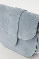 maan-suede-schoudertas-jeansblauw-sweet-like-you-productfoto-detail-1