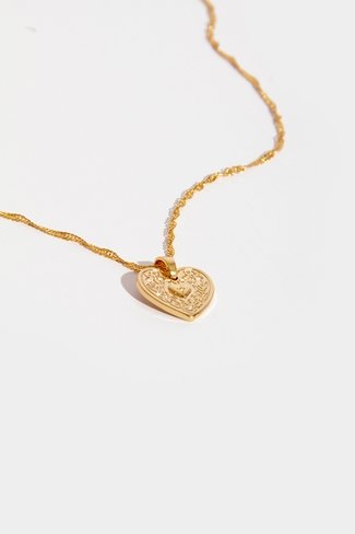 Love Me Necklace Gold