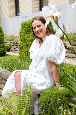 Fonetik Læs Perioperativ periode Veronica Flower Dress White Neo Noir - Product - Sienna Goodies