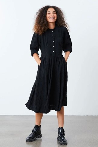 Boston Midi Dress Black Lollys Laundry