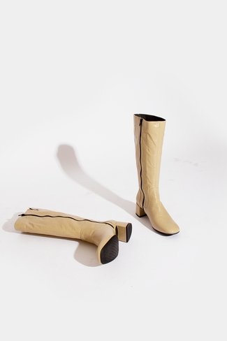 Malory Knee High Laque Boots Beige Kanna