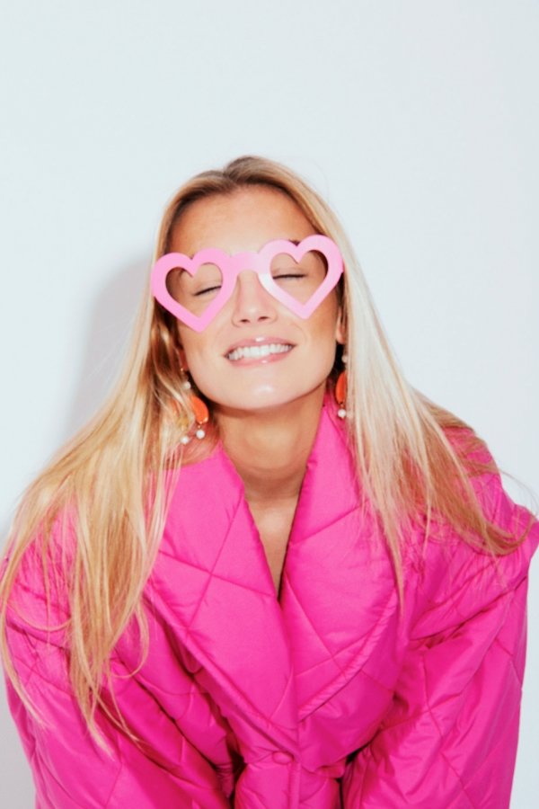 On A Pink Cloud - Looks - Sienna Goodies